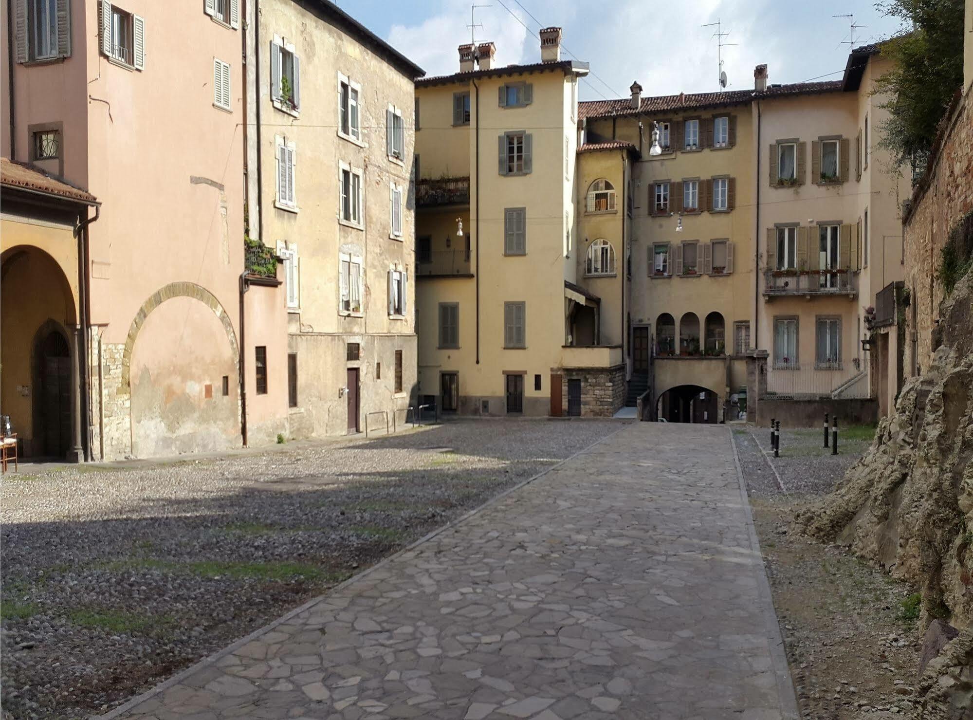 Hotel Uptown B'N'B Bergamo Zewnętrze zdjęcie